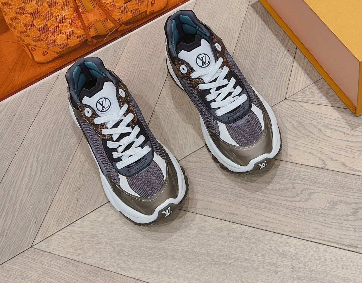 LV Run 55 - Dark Grey/Classic