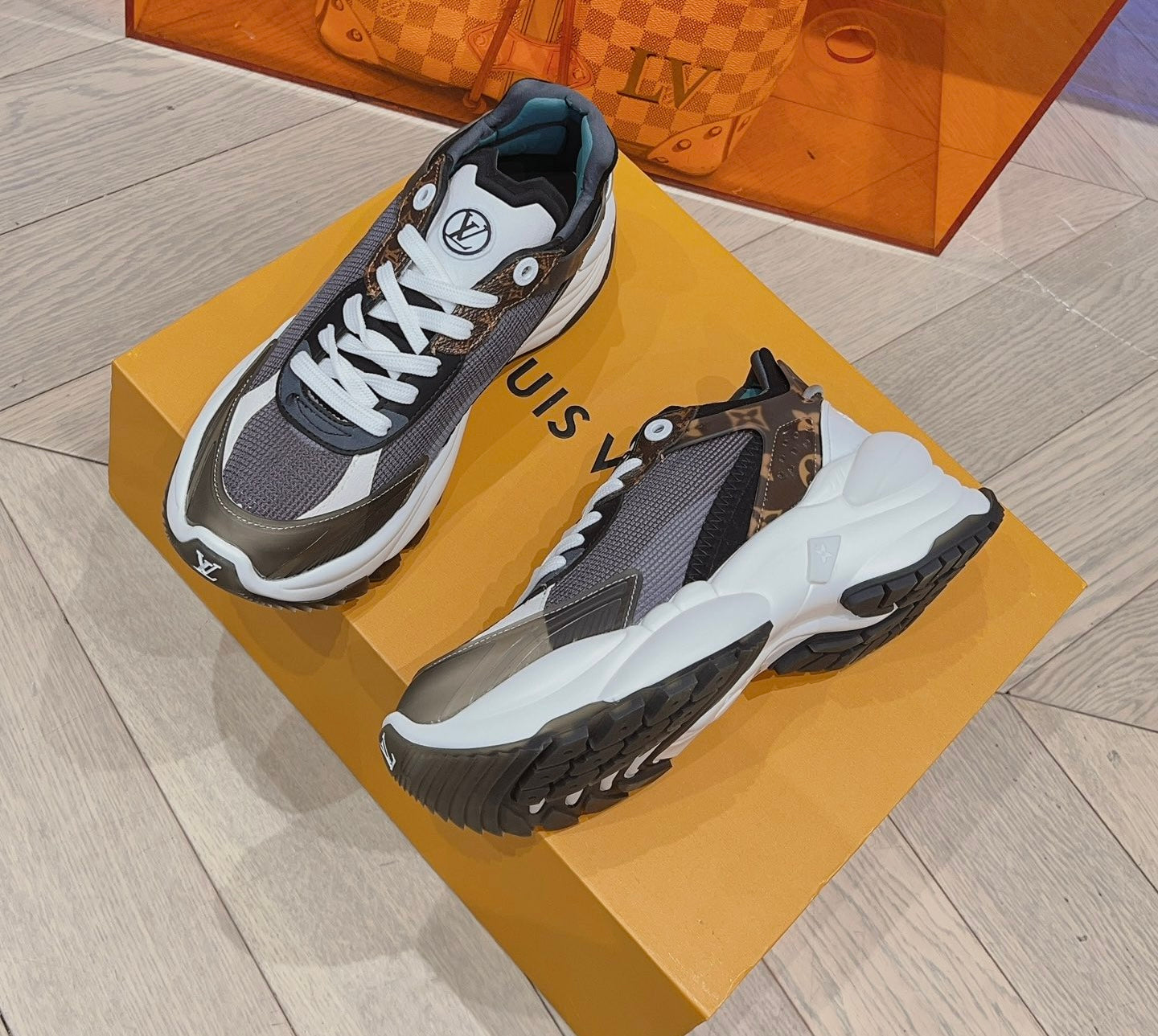 LV Run 55 - Dark Grey/Classic