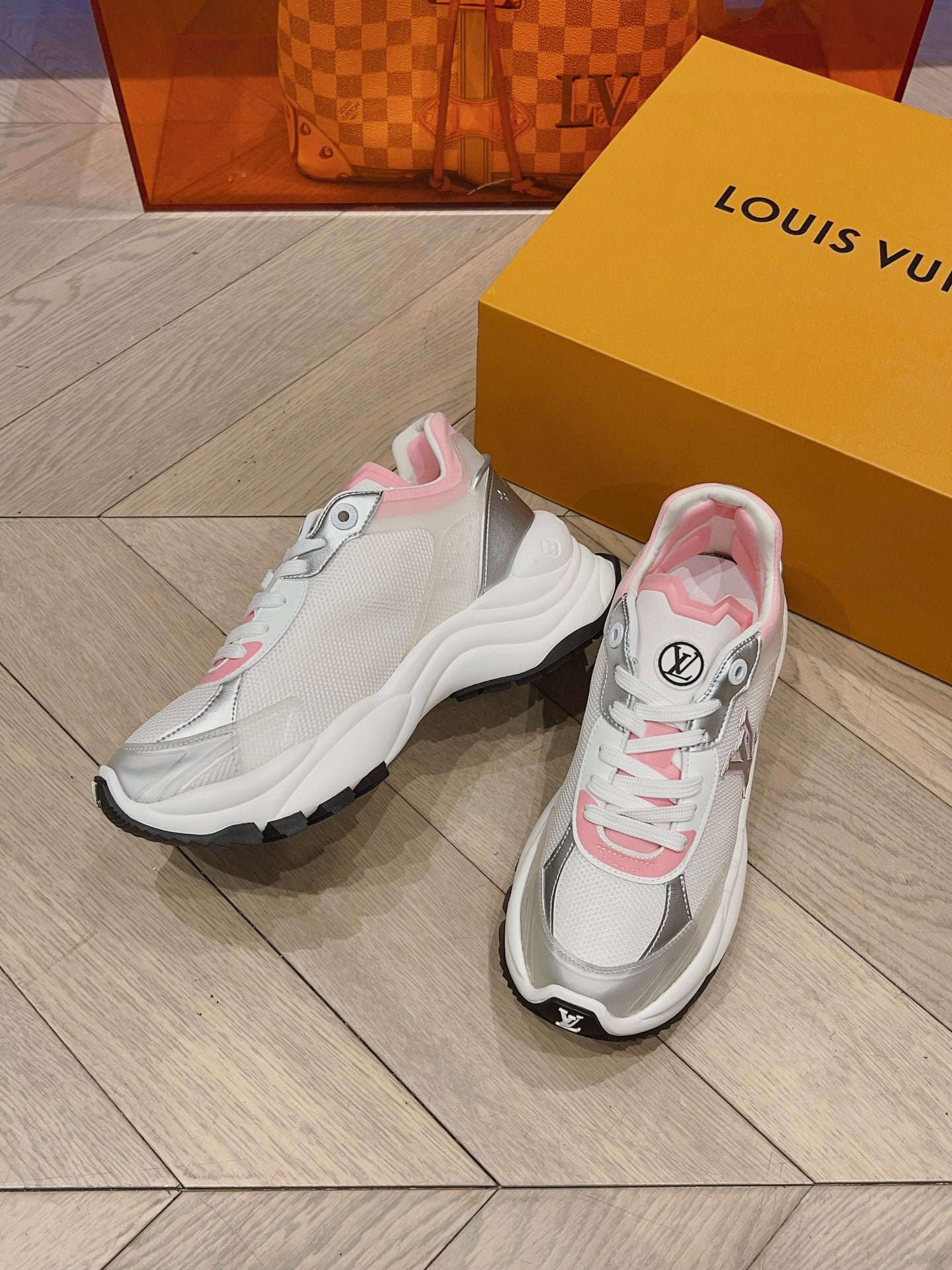 LV Run 55 - Pink