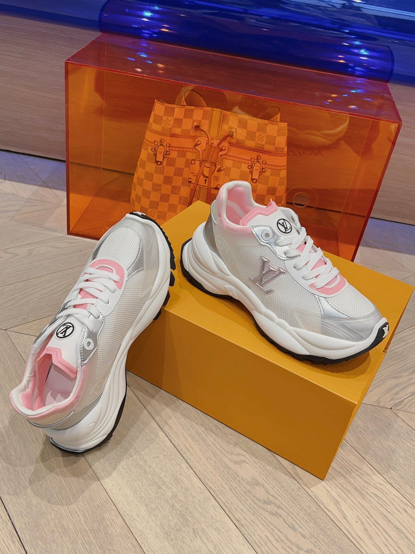 LV Run 55 - Pink