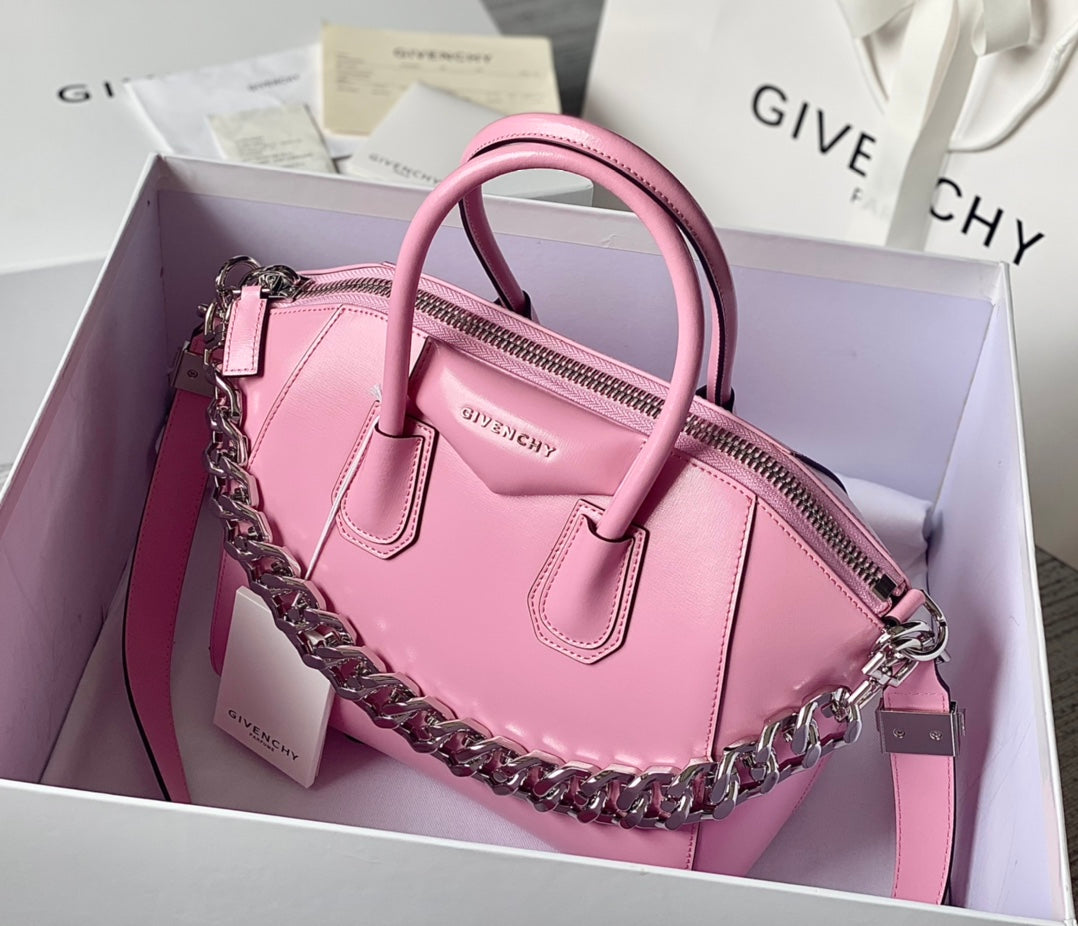 GivenchyChain Handbag - Pink