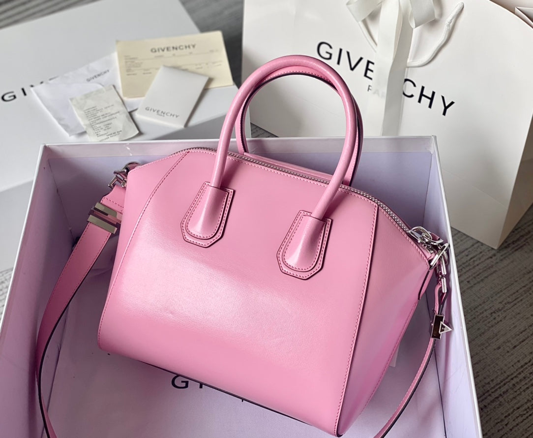 GivenchyChain Handbag - Pink