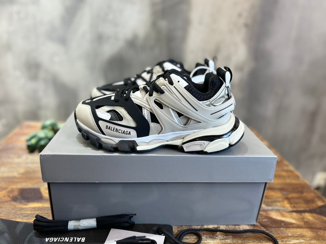 White/Black Tracks