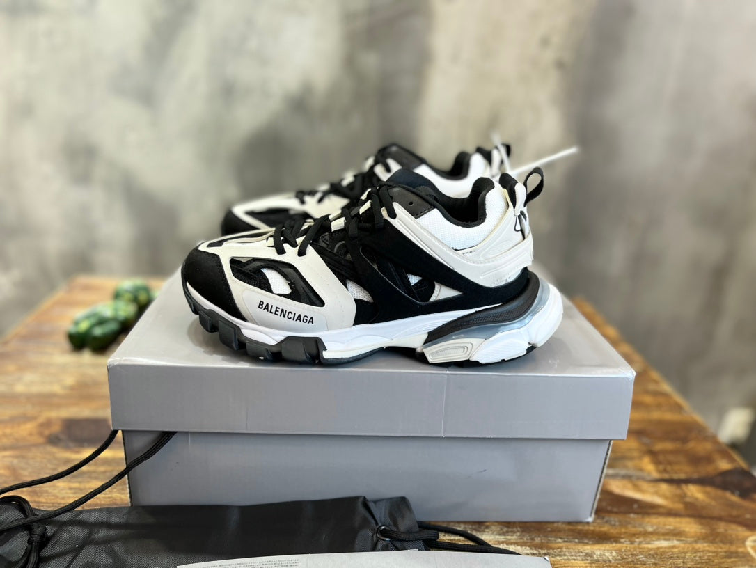 White/Black Inverted Tracks