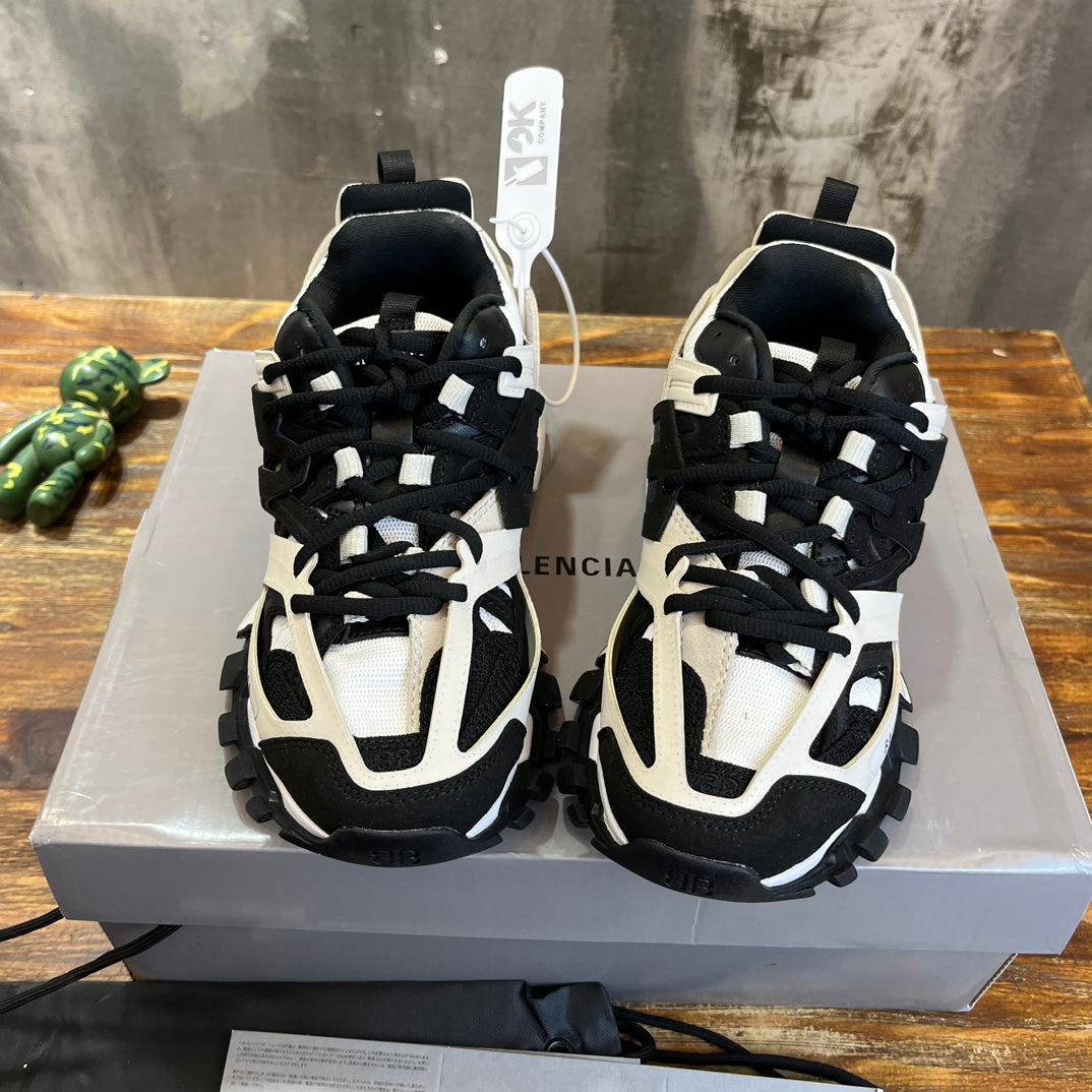 White/Black Inverted Tracks
