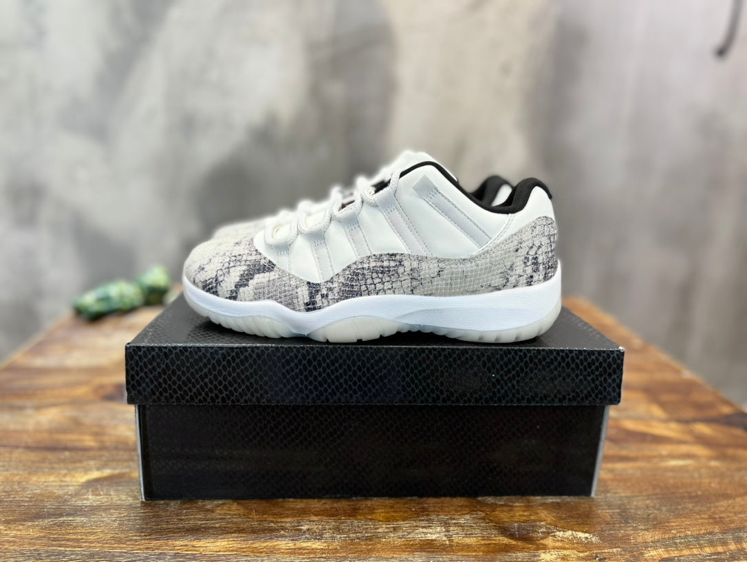 AJ 11 - Snake Light Bone