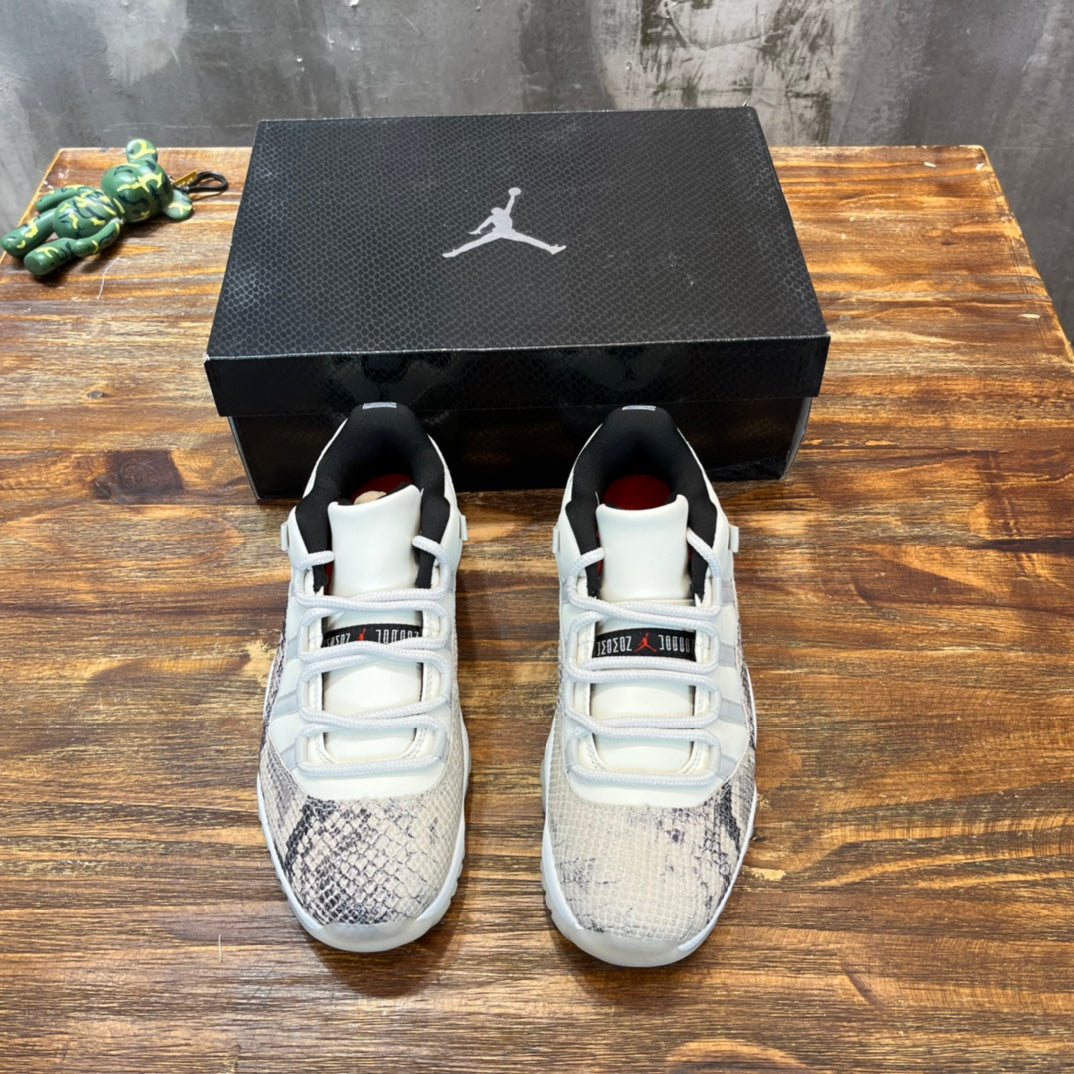 AJ 11 - Snake Light Bone