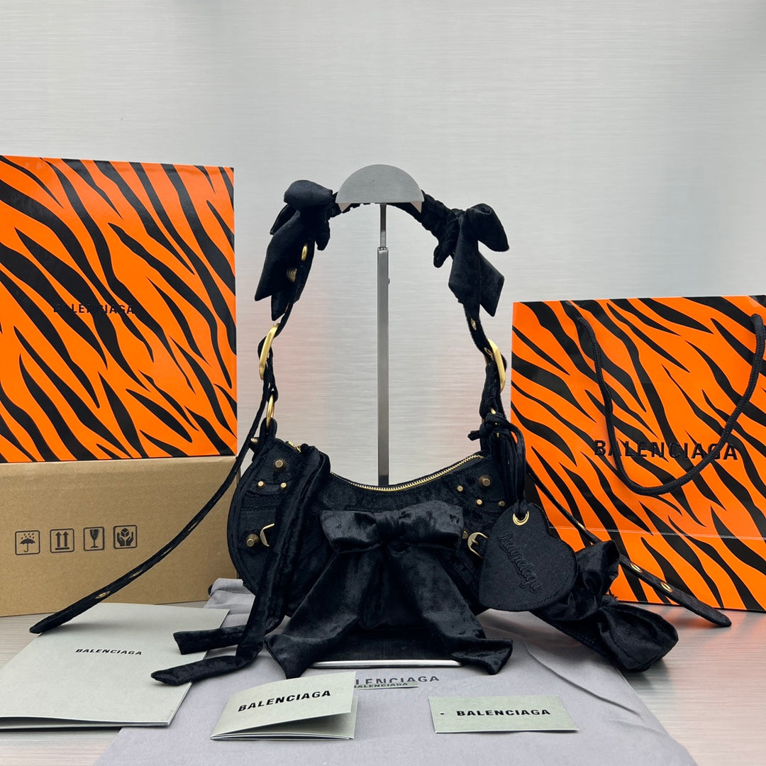 BB Velvet Bow Bag - Black
