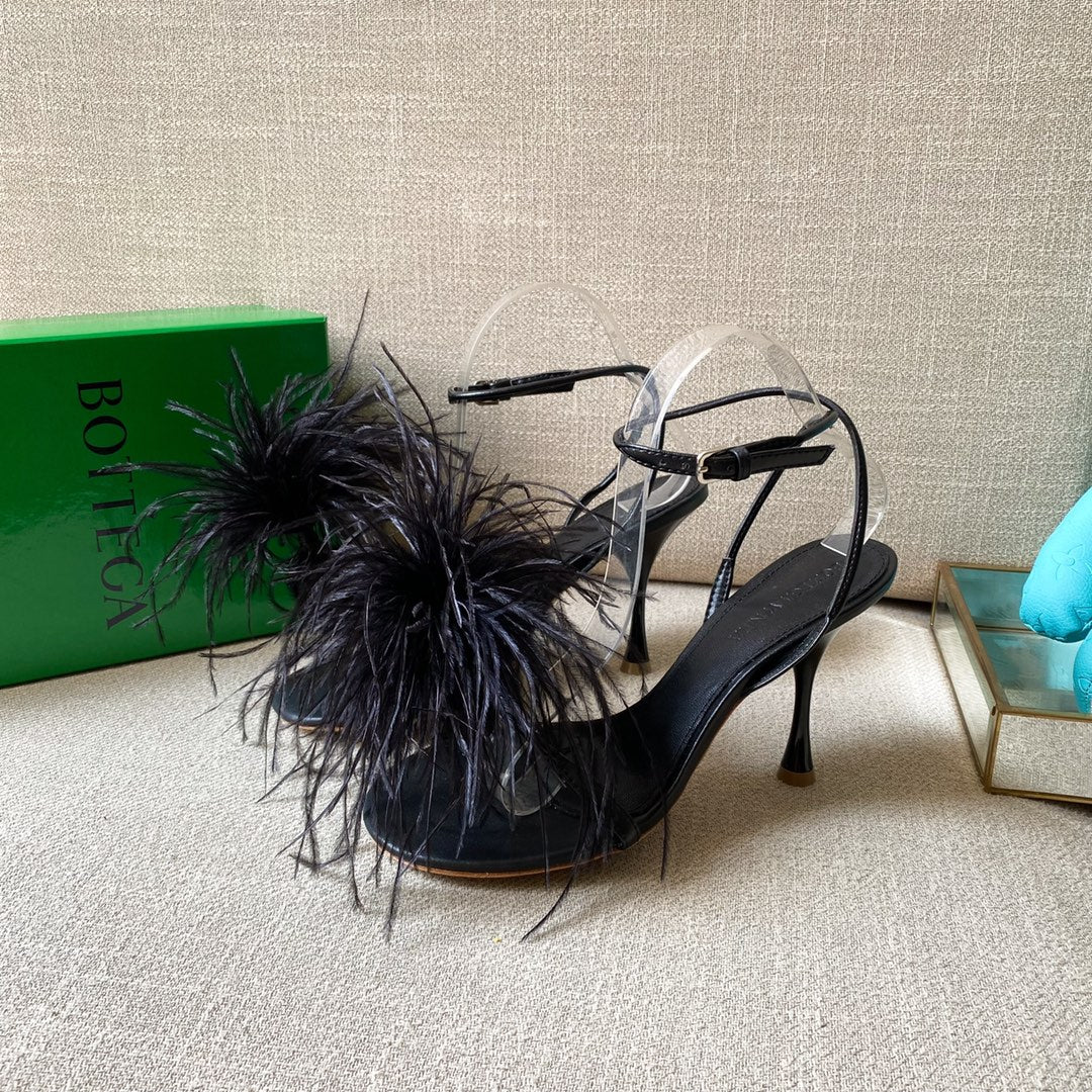 Feather Dot - Black