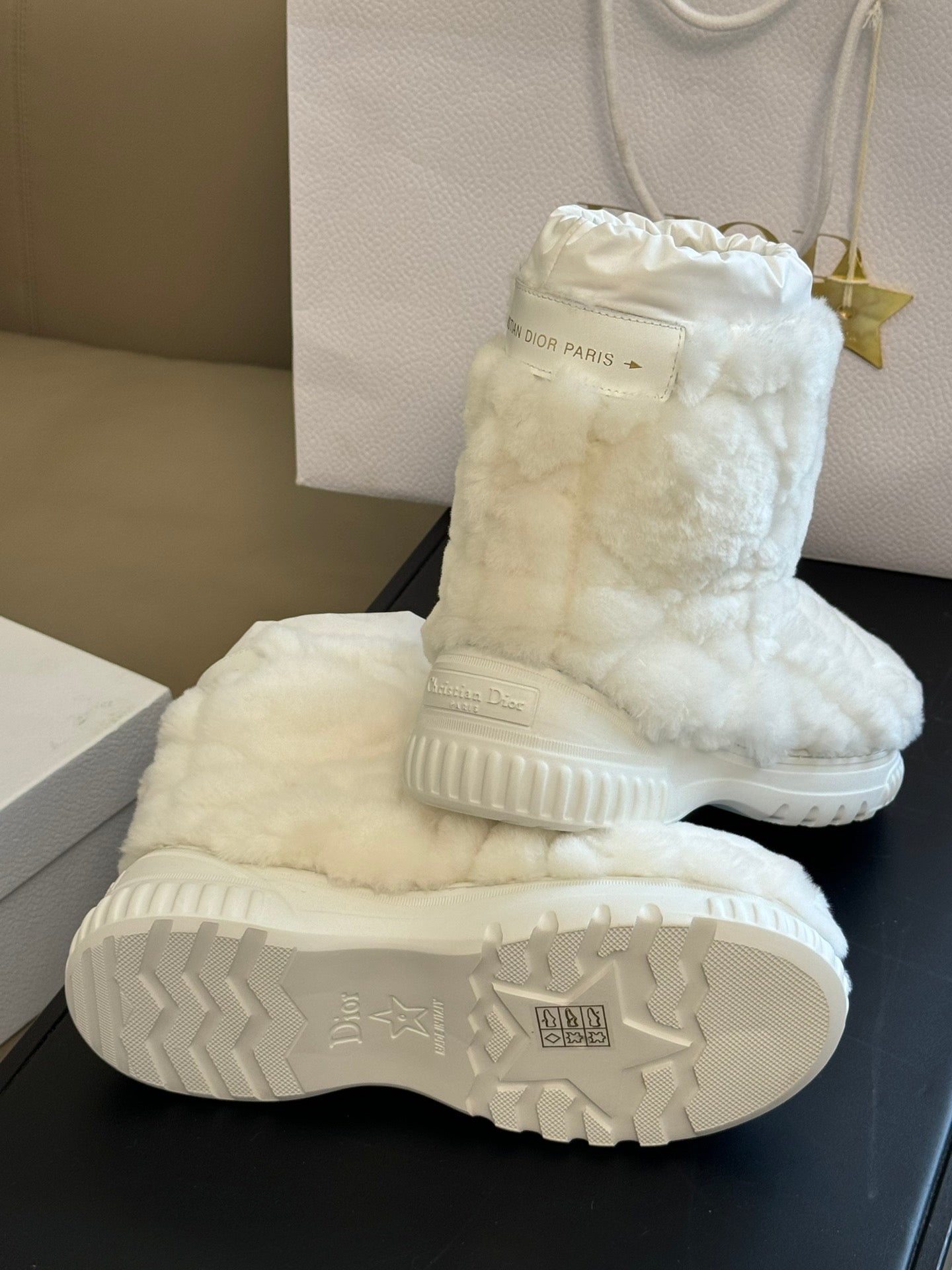 Frost ankle boot - White