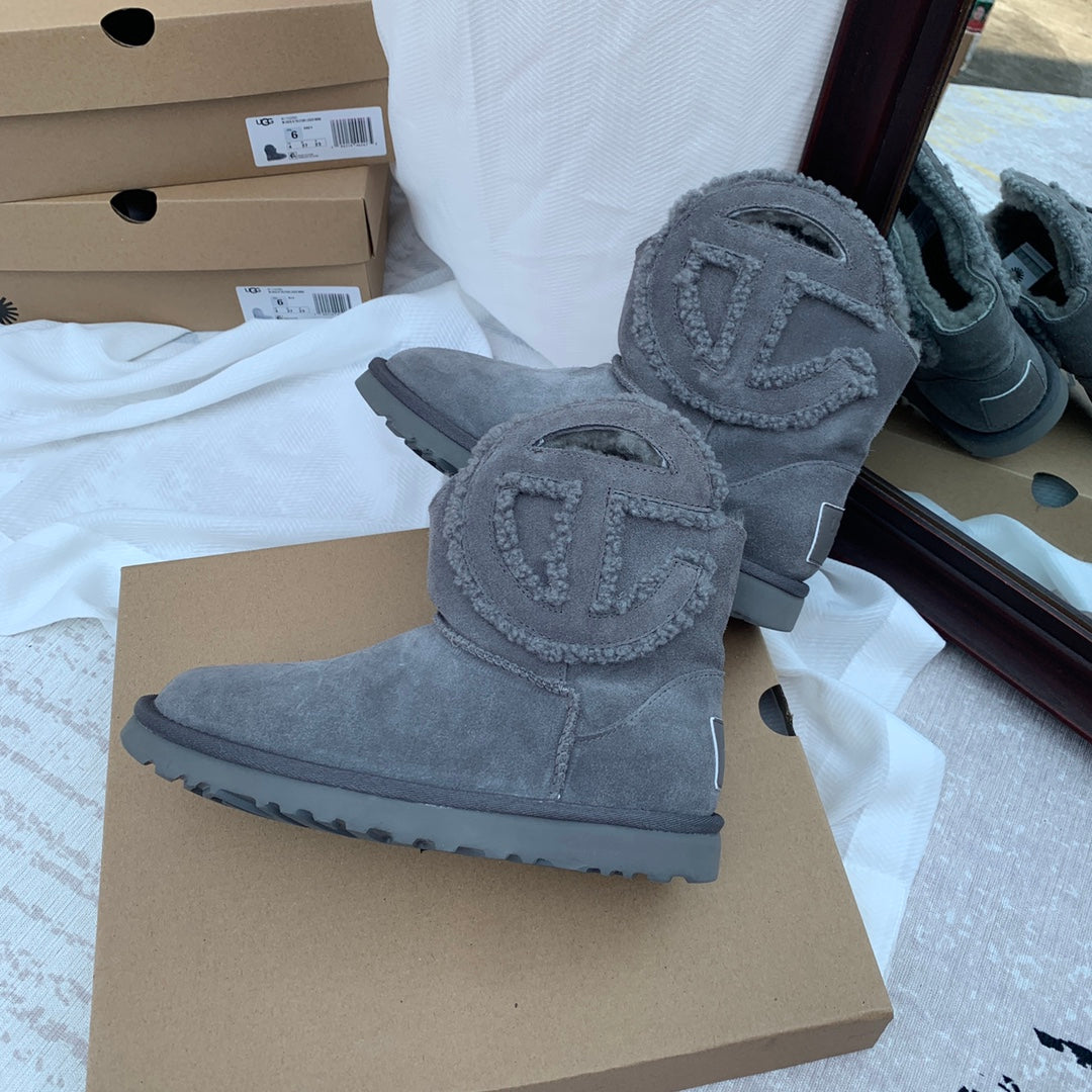 UGGxTELFAR Boots