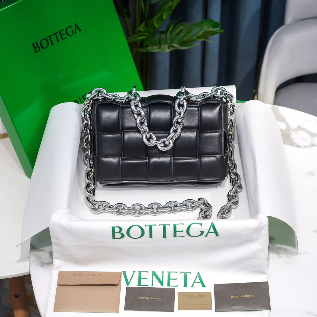Bottega Chain Bag- Black/Silver